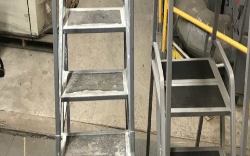 rolling step ladders